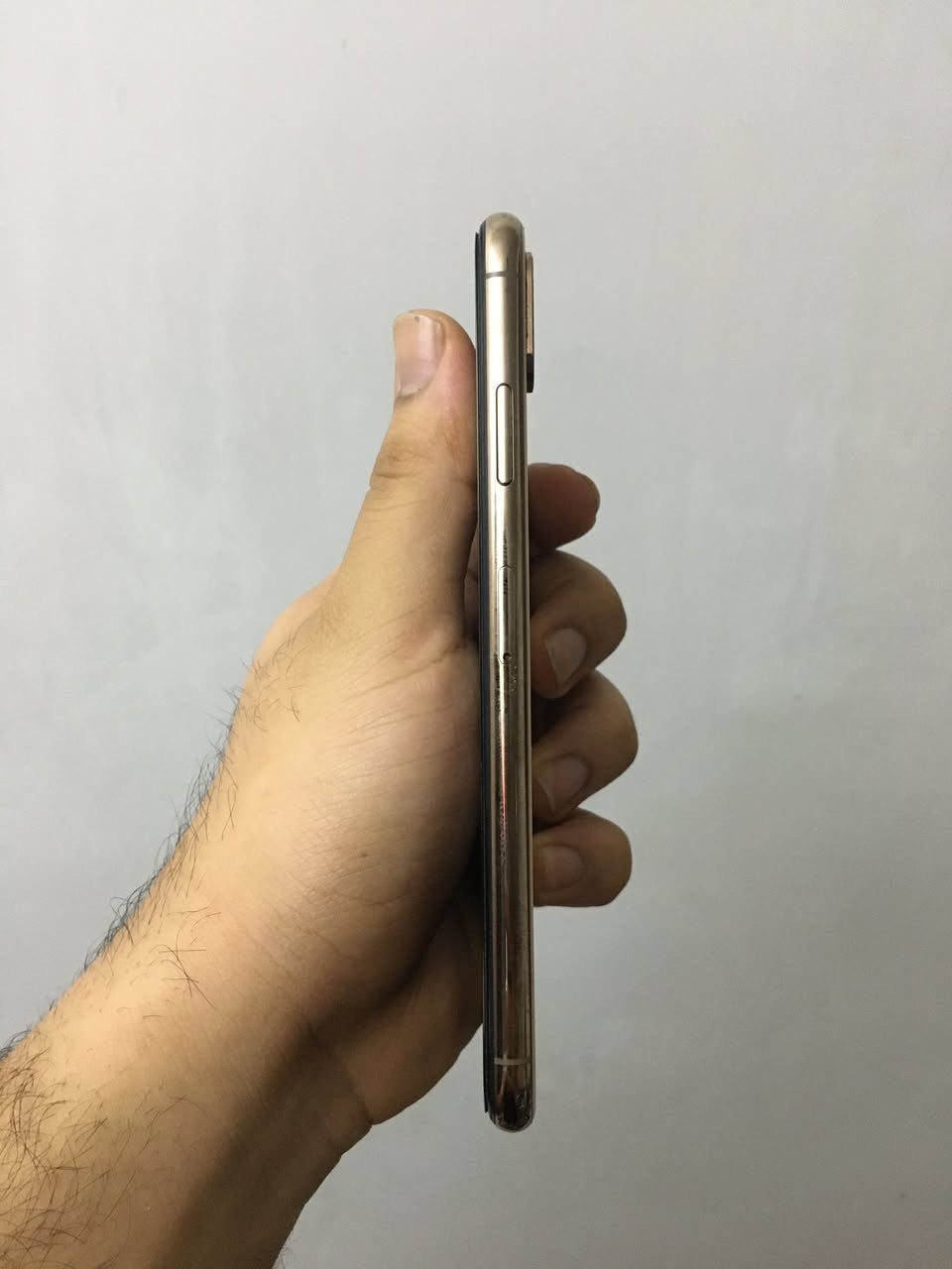 iPhone XS Max
بطاريه 77 بلادي 

شاشه بلادي 

ذاكرة 256

الجهاز وتر بروف 

كارتون وياه 

سعره 190 بي مجال بسيط 

***********
