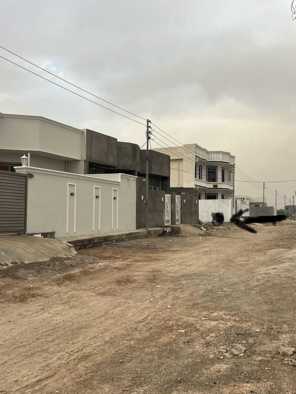 قطعه بشوخيرات ١٢٠ متر مكانه كلش حلو شارع 

عريض والشارع ماله كله بناء حديث وجديد 

من جهت شيخ فالح الربيعي او المدرسه الجديده 

طابو صرف *********** سعر مناسب كلش
