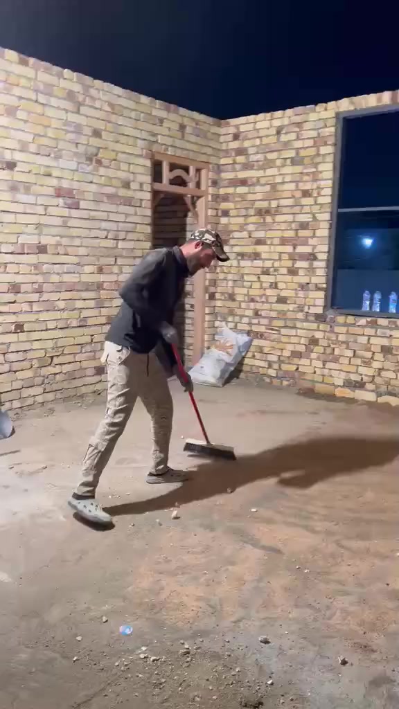 السلام عليكم ورحمة الله وبركاته
العدة تصعيد مواد تنضيف وغسل ابيوت تنضيف انقاذ تفليش حفر قلع الكاشي والسيراميك تنكير حايط تشميع تفليش دنك
تدخيل سبيس حدل صب الارضيات صب السطوح صب القبع كلشي نشتغل وبأي وقت نشتغل وبلخدمة الاتصال على هذا الرقم ***********
