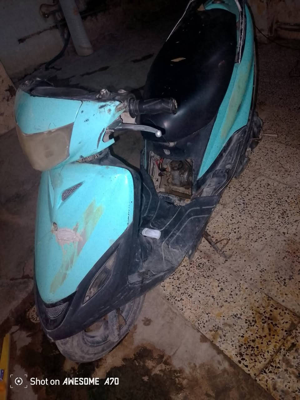 السلام عليكم  دراجه ماكس ثعلب
ابيع كوم حديد سعر ١٥٠بيها مجال مكان تحرير شارع الحسينيه متواجد عل فيس او اتصل عل رقم ***********
