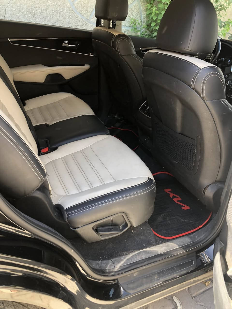 السلام عليكم للبيع سورنتو 2020 وارد امريكي سونار كدامكم حادث خفيف فقط ايرباك بردة بدون صبغ نظيفة جدا ماشية قليل محرك 4 سلندر 2400 دفع رباعي فول مواصفات بصمة كامرا شاشة حساسات رادار اشاير بلمري كشنات جلد تدفئة بلستيرن وكشنات تحكمات بلستيرن وبعد هواية بيهة مواصفات رقم كربلاء دولي انكليزي مشروع وطني بأسمي السعر 192 وبيهة مجال للطيبين للاتصال ***********
