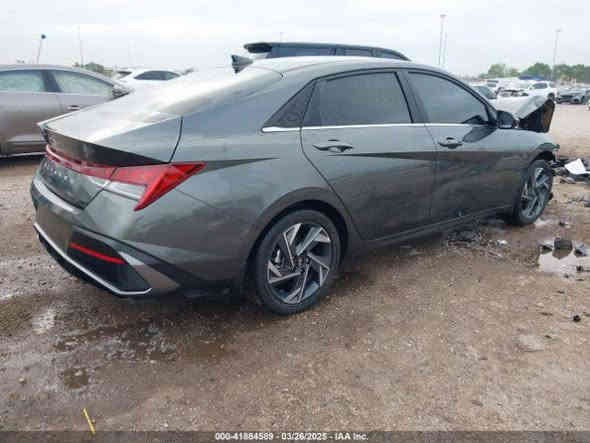 سلام عليكم النتره فول مديل 2024ماشيه 11الف السياره بدون شواصي وبدون دواخل بنيد مبدل لون ودعاميه لون بدون صبغ السياره بس خشم الجاملغ رقم بغداد الحسينيه ما متواجد على الفيس السعر 162$هاتف علي *********** البيع فقط
