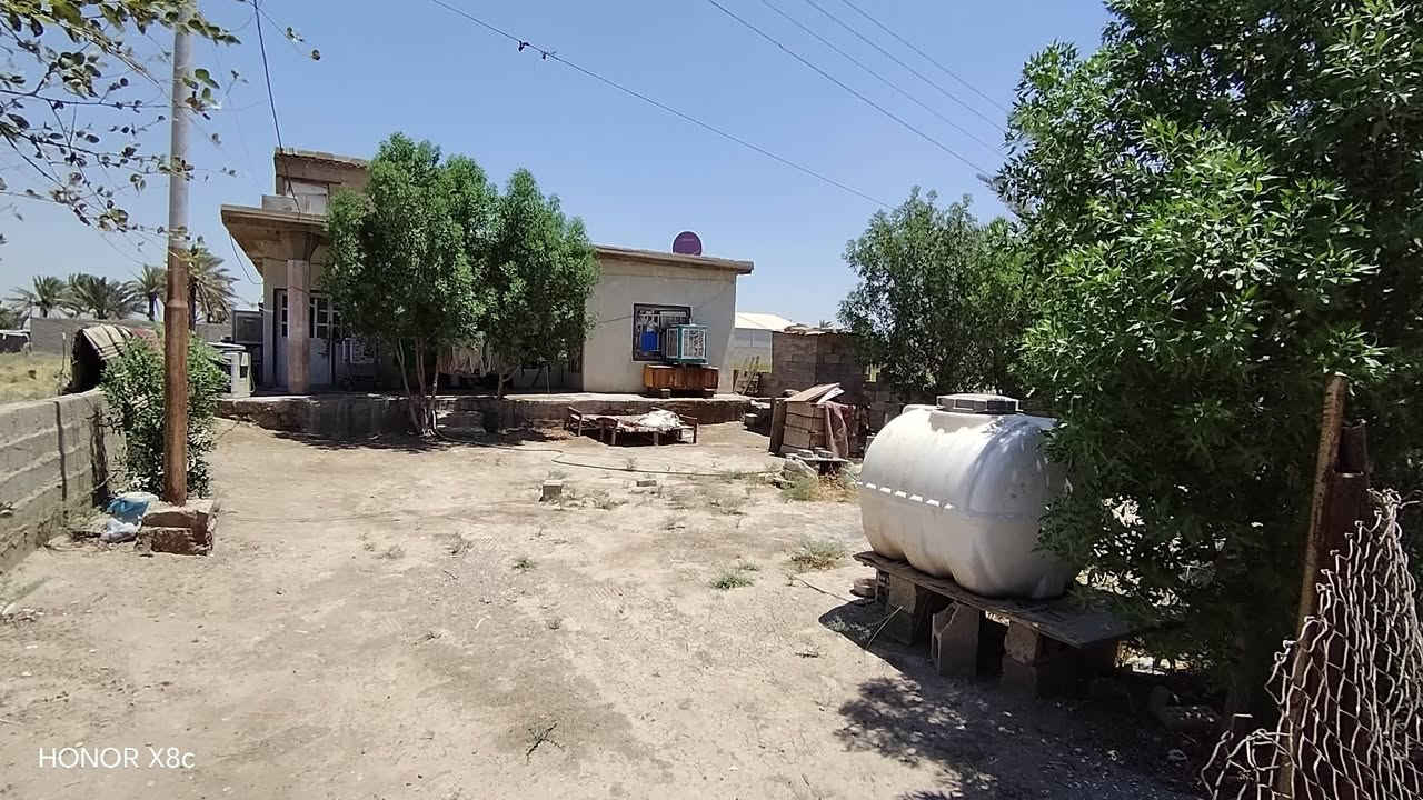 يا الله سلام عليكم
للبيع بيت المساحه ٤٠٠/م
بناء جيد ماء كهرباء باب البيت
طابو سند ٢٥ ابسمي البيت
يبعللاستفسار أكثر (***********) د عن الشارع العام ٥دقايق
يبعد عن مدرسه ابي فراس ٥ دقايق
العنوان الكرغوليه (السده قرب مجمع السلام السكني
