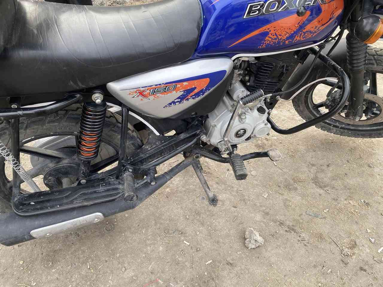 السلام عليكم دراجة بوكسر للبيع موديل 23 شهر 11 مكفولة محرك ما مفتوح  رقم بغداد بسمي تحويل ثاني يوم دراجة كبل للشارع مناقصة اي شي وياهة صندوك وتجوة وجفوف السعر 2600مليونين وستمية مكاني بغداد مدينة الصدر وهاذ رقمي ومتواجد بل خاص ***********
