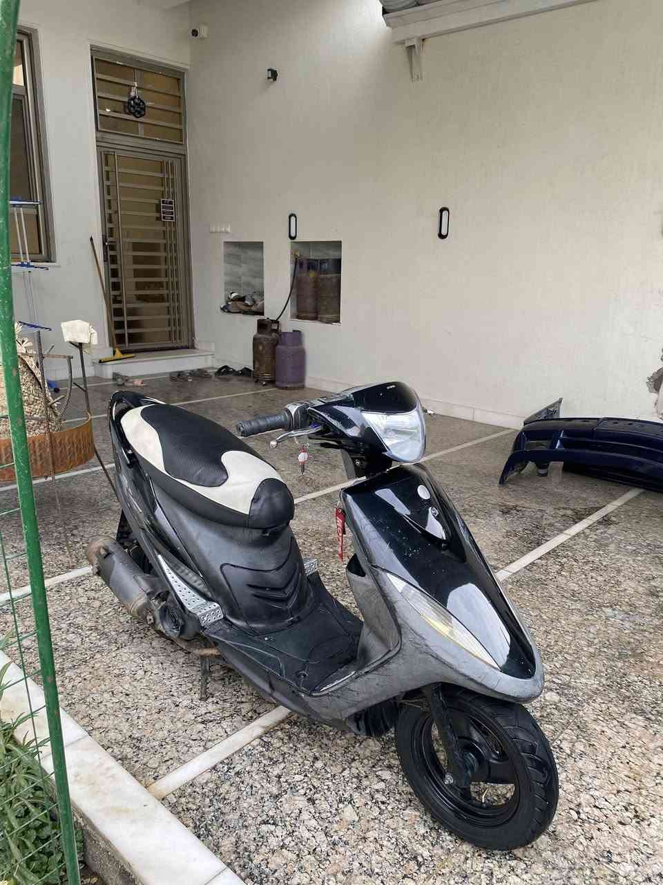 للبيع ماكس عدلـه مفتوحه بس ولفات بوشتها الاصليه الدراجه كلها ختم واحد من الطول للطول ويـ المكينه كهربائيات كلها شغاله نقصها بس شخاطه مال سلف شلعة ومشي خير من اللـه السعر 650 وبيها مجال للشراي ***********
 مامتواجد فيس🤍
