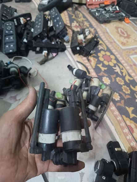 السلام عليكم غراض رينو للبيع بغداد الرصافه السعر داخل التعليق مع الصوره اي استفسار الاتصال ***********
