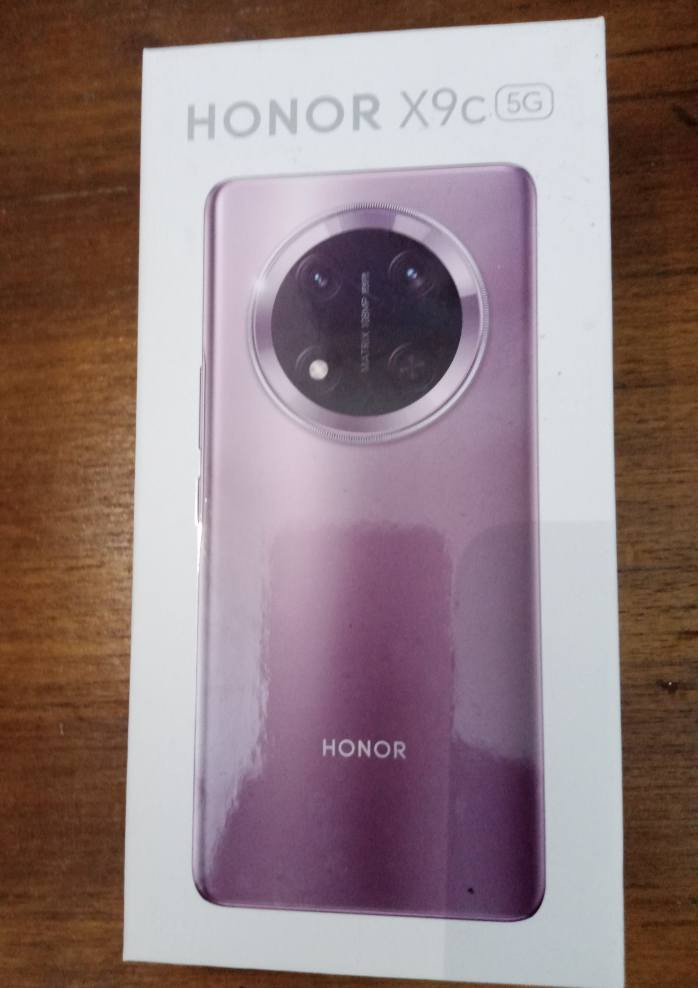 سلام عليكم للبيع جهاز هونر إكس c9 مستخدم قليل جهاز نضيف كامله ملحقاته الذاكرة 256 العشوائية 12 السعر 330 للتواصل خاص او على الرقم *********** عمارة, ميسان
