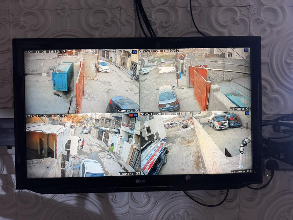 مكتب عين الصقر لكامرات المراقبة 
العروض الجديدة لنهاية السنة 
الكمية محدودة
منضومة كامرات fankvisionوكالة 
✅4 كامرات صوت وصورة
✅ واير 20 متر ويه كل كامرا
‏✅ DVR 4 ch 
✅ هارد 500GB  الاصلي
✅ماوس 
✅ محوله كهرباء ⚡️ عدد2 5A +2A
☑️تكدر تشاهد بتلفونك📱في اي مكان وتعيد تسجيل
✅ وضوح عالي الجوده رقم السيارة يبين 
✅ الصوت واقعي جدآ مايكات قويه 
🔥كل هاي التفاصيل والسعر 250 قبل التخفيض 

السعر بعد التخفيض لفتره محدوده 🔥225   الف فقط🔥
  
حارس مجانآ 

اما التنصيب سيكون مجانآ مجانآ 

للاستفسار الاتصال على الرقم 📱***********عمر رائد
او زيارة المكتب ديالى بهرز مقابيل كراج حجي سبع 
مكتب عين الصقر لكامرات المراقبه 
يتوفر خدمه توصيل جميع محافضات العراق
