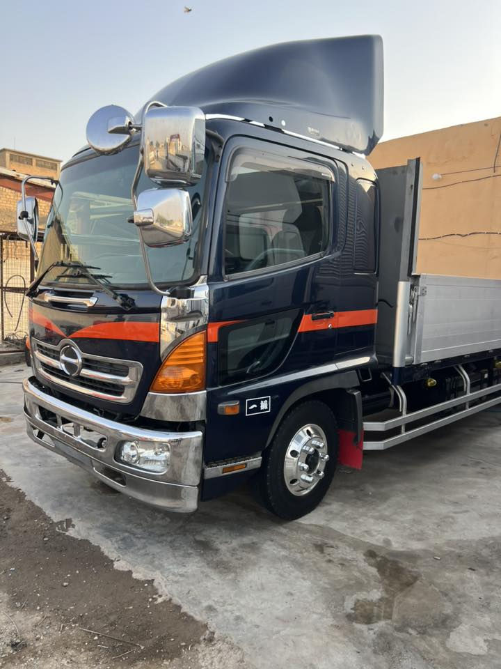 السلام عليكم سياره للبيع دخول جديد
موديل 2023 سته وربع شاصي عريض جوبلس مكينه 80سوبر العنوان واسط الصويرة ***********
