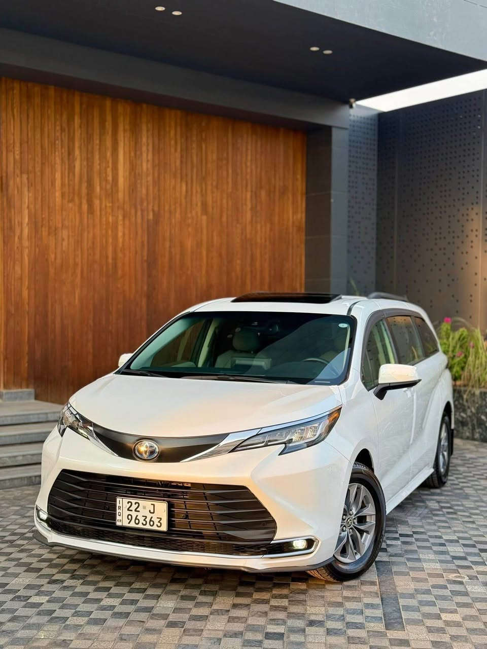 TOYOTA~2022~SIEENA  📍

 بەناوی خوای گەورە :-                                                      ،

- تویوتا سیینا :-                                                          ،

- مودیل :- { ٢٠٢٢ } 🔥.                                             ،

- مواصفات :- { XLE } فول مواصفات.                       ،

- مواصفات :-                                                            ،

1. بصمە + سقف فتحە ، رادارات کامل امامي و خلفي.   ،

2. کشنات جلد و ابواب کهرباي ، تبرید مرکزي.               ، 

3. سیارە حلو من مواصفات و جمالییە.                          ، 

- ضرر :- { فقط قطعتین بس بخ } بدون دواخل.           ، 

- سعر :- { ٢٩٠ قفل قفل 💸 }                                    ،

- رقم هاتف ☎️ :- { *********** } { ***********}.  ،

ماشيه ١٢٠،٠٠٠
- رقم ***********  بیها { واتساپ + ڤایبر  }.                            ، السليمانية, العراق
