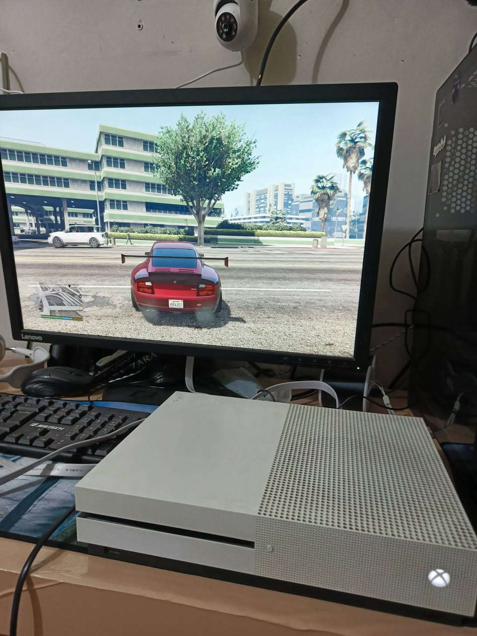 سلام عليكم إكس بوكس ون اس للبيع ذاكره ٥٠٠ كيكا شغال ونضيف ويا ملحقاته وجوستك واحد سعره ١٣٥ قفل مكاني بغداد رقمي   ‏‪***********‬‏
