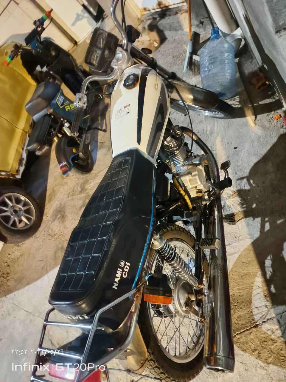 السلام عليكم دراجه نامه شلامجه اوراق اصوليه باسمي
الدراجه كهربائيات غير شغاله 
الدبلات الاماميات غير شغالات 
السعر 650 او بيه مجال 
اي ستفسار يخص الدراجه 
رقم +964 771 845 7938


**إذا كنت صاحب هذا الإعلان وتريد حذفه لأي سبب، رجاءا أرسل رسالة إلى الدعم الفني**