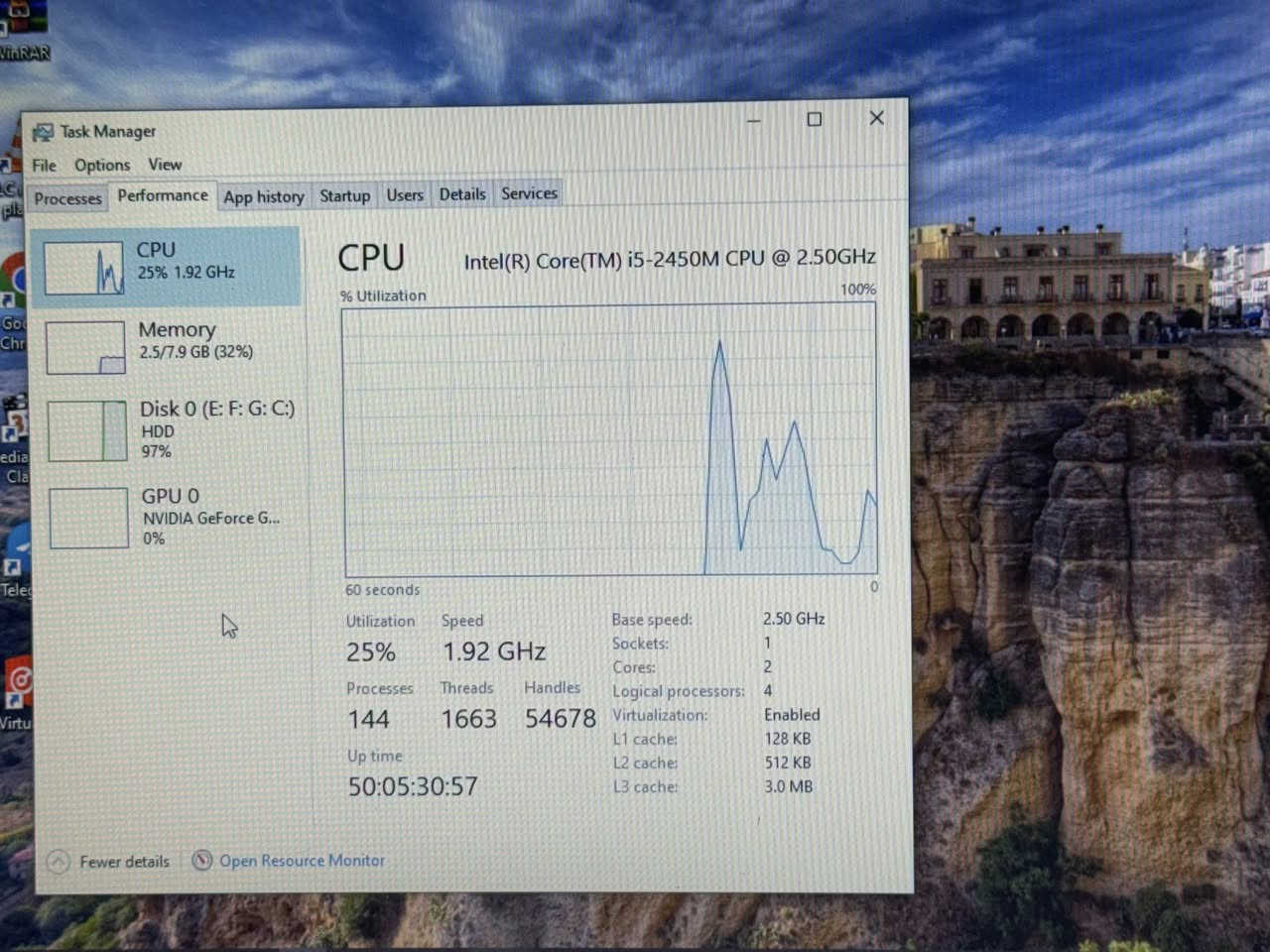 الابتوب دل للبيع هاي مواصفاته يستخدم للالعاب الخفيفه والتصفح والدراسه السعر 200 الف مكاني بغداد حي الاعلام ***********
