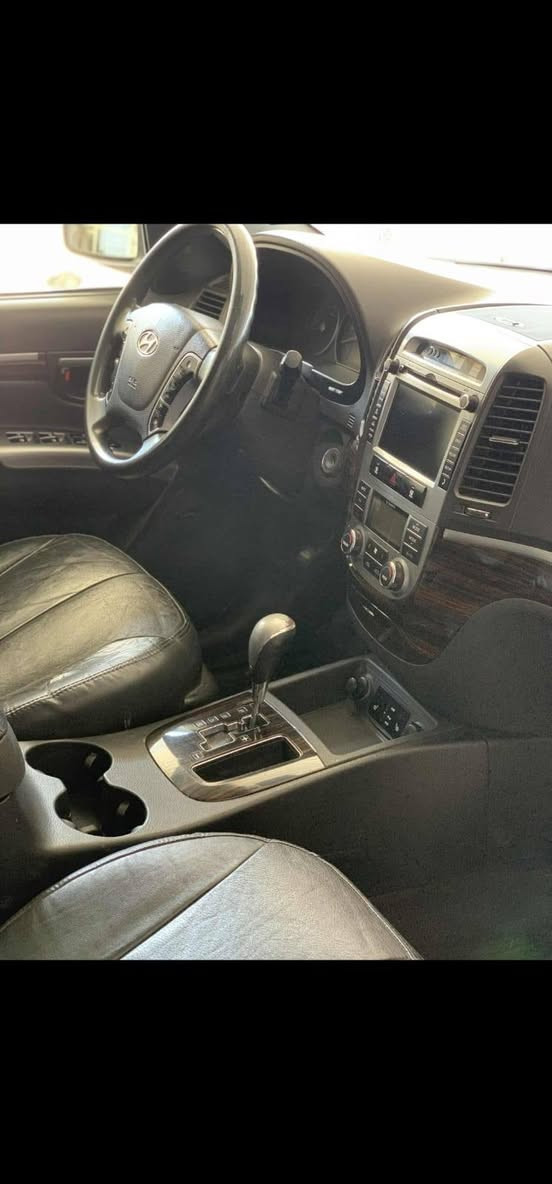 سنتافي موديل 12مكينة 6 كير مكينة مكفولات حدادة جديدة تدفئة تبريد كلة شغال ما بيهة اي نقص مكفولة من الضربة بس جاملغ على البارد صبغ حزام أثر شخوط رقم بغداد بأسمي 130 وبيها مجال بسيط تفاصيل أكثر اتصل بهذا الرقم ***********.. الاتصال بالرقم فقط لاني مكلف بالنشر.
