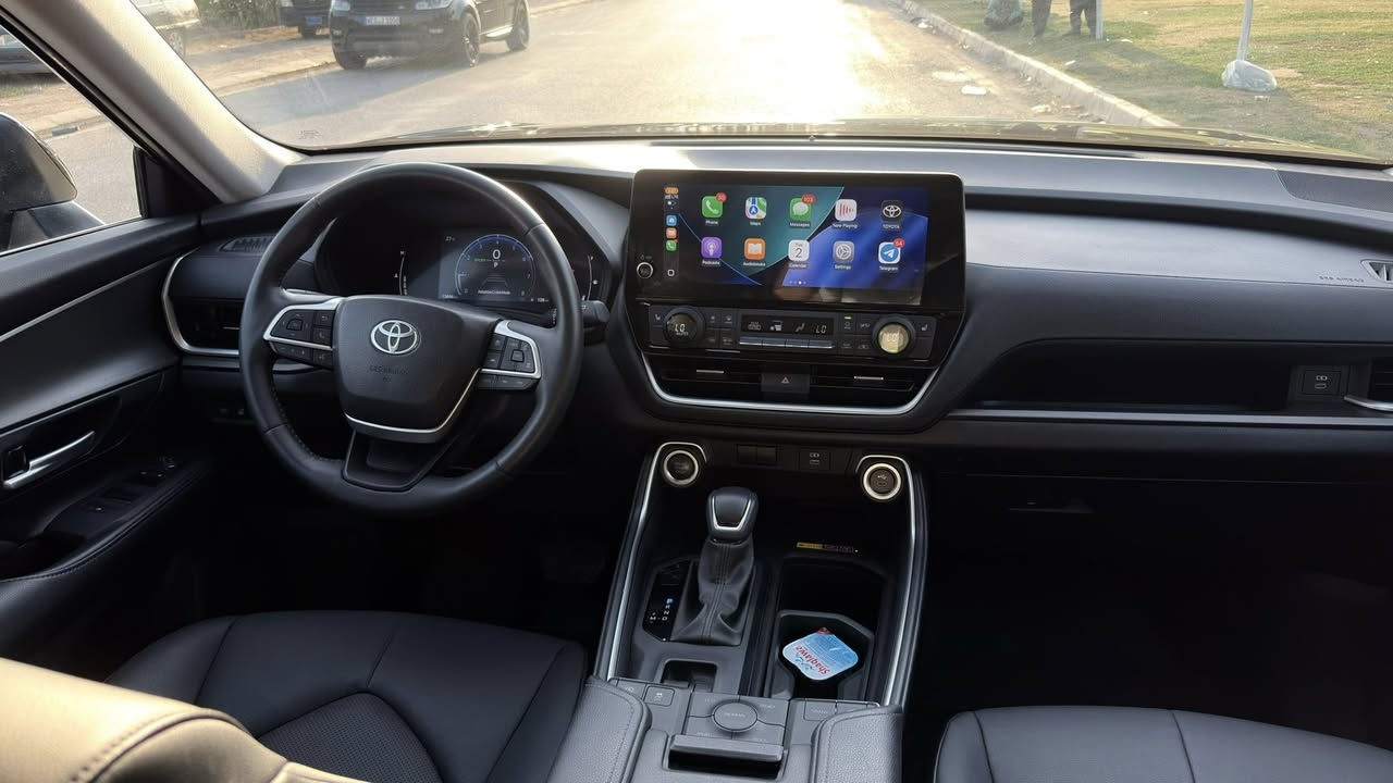 سلام عليكم
للبيع او المراوس 
السعر 353 وبيها مجال للشراي

تويوتا كراند هايلاندر 2024 ماشية 8 ميل بعدها زيرو

بيها باب صبغ وجاملغ تبديل شركة بدون ايرباكات ما عدا ايرباك التكمة 
رقم الشاصي : 5TDAAAB56RS020442

مواصفات XLE AWD
كشنات جلد وكهرباء 
دفع رباعي
تدفئة بالكشنات
تدفئة بالستيرن
7 راكب 
شاشة كبيره وعدادات شاشة
بصمة تشغيل وابواب
تبريد 3 مناخات 
3 قطع تبريد 
وضعيات قياده
هاندبريك بصمة
لايت اوتو
لايت زينون 
صندوق كهربائي
بردات حلفية
محافظة على المسار
نقاط عمياء
رادارات امامية وجانبية وخلفية
اوتو ستوب 
مانع انحدار

رقم الهاتف : 
***********
***********
