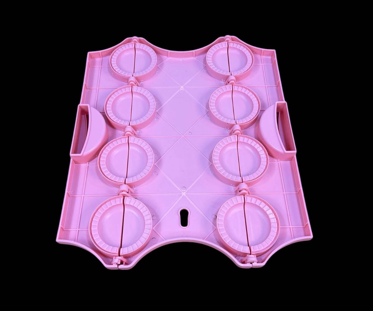 عندي خلاط عصير محمول متعدد الوظائف، مثالي للاستخدام في المنزل أو أثناء التنقل. يجي مع أكواب بلاستيكية شفافة وشفرات حادة مصنوعة من الستانلس ستيل لسهولة التحضير والتنظيف. بالإضافة إلى ذلك، يجي معه مضرب بيض لاسلكي لتسهيل الخبز والطهي. وأخيرًا، صينية لتشكيل السمبوسة أو الكيك، مع تصميم يساعد على الإنتاج السريع والناس يحبونه.

لا تترددوا بالاتصال لمزيد من التفاصيل!