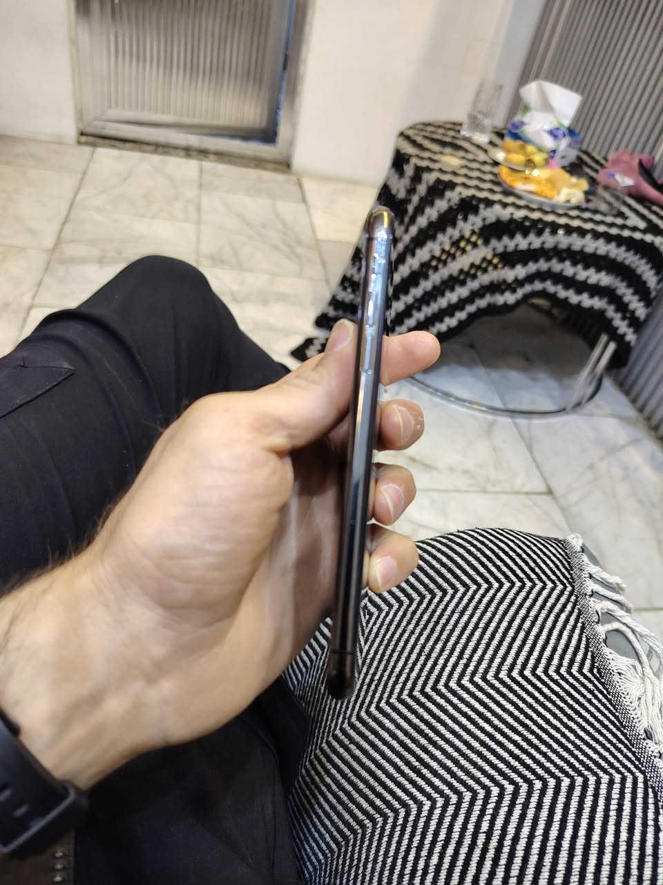 ايفون اكس جديد لوك ذاكره ٦٤
التلفون مال بيت مبدل شاشه اصلي تخبل الألوان بي نقص

فقط سماعته ماعرف بيها ترسبات تتبدل هيه مو غاليه ب١٥ الف

والفيس ايدي واكف

والباقي شغال سيم كارت كله شغال شرط الفحص يخبل التلفون مال اطفال تيك توك يويتوب استخدام تلفون

اريده ب١٠٠ الف وبي مجال بسيط والشاشه وحدها ب١٠٠ الف والعافيه ع ياخذه

***********  بغداد السيديه
