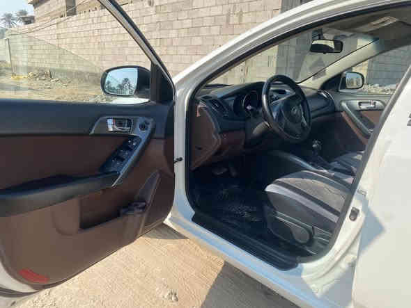 سيراتو ٢٠١٣ رقم سليمانية سنويه وهزة وبراد جديد تحويل او وكالة مضمون ماشيه 154 الف محرك كير شرط ما مفتوح سياره ناعمة وحلوة 
بيها ضربة بالبجم خفيفة سونار مرفق بالمنشور مكانها ديالى دلى عباس ***********
السعر113وبيها مجال قليل
