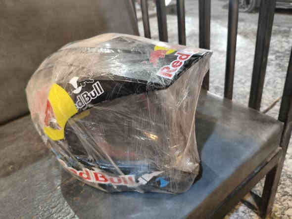 السلام عليكم 
خوذه للبيع اخت الجديده 
السعر 30 قفل قفل 
مكاني الدوره حي الصحه 
رقمي ***********
