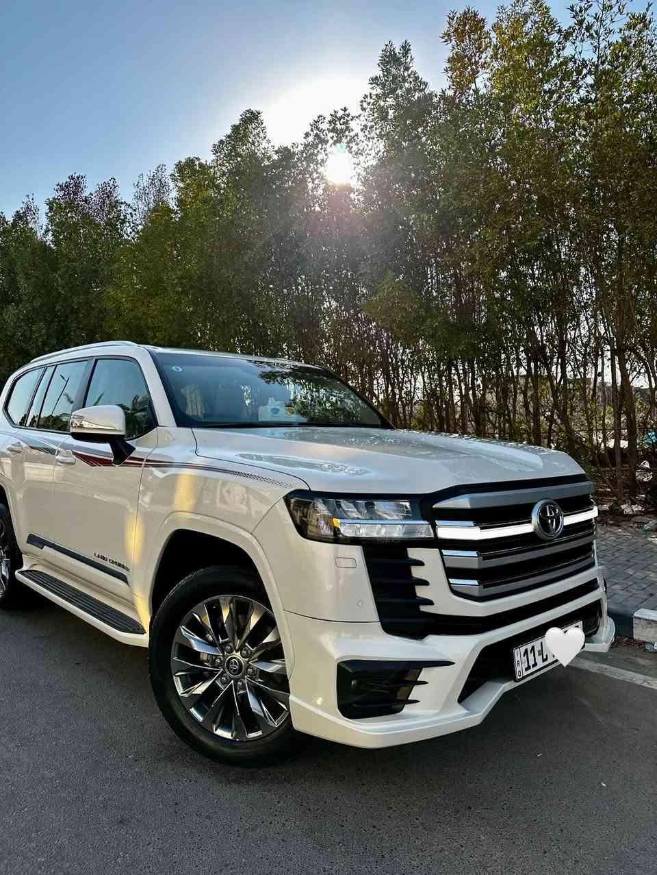 TOYOTA Land cruiser 2024 Limetd
‏32KM📦

🔻ارخص سعر بكل العراق
((678))
‏ GX.R  ليمتدد 

‏‎سنة الصنع: 2024
‏‎بريم السياره المرغوب 
كل غراض بلادي موجود
٥ كاميرا 
ماشييه 32 الف  كم 
‏‎المواصفات :
- محرك 6 سلندر تنفس طبيعي المرغوب
‏‎- فتحة سقف ( سلايد ) 
-٣ شاشات 
- شاشات ترفيه خلفية
‏‎- مقاعد جلد 
‏‎- مقاعد كهربائية 
- مقاعد امامية تبريد 
- ⁠تبريد وتدفئة امامي خلفي 
‏‎- بصمة الابواب 
‏‎- صندوق كهربائي
‏‎- مصابيح LED و زينون
-7 راكب 
-شحن واير ليس 
-حساس امامي خلفي 
‏‎- حجم العجلات 20 inch 
مكفول كفاله عام كلشي مابيها بل باكيت

مكفولة كفالة عامة من الدعامية إلى الدعامية
‏‎ بدون صبخ .بدون بارد  ،بدون رصعات ،بدون حتى شخط
‏‎دعاميات هم بدون صبغ ،رمل مابي ،لحية بدون صبخ ..بقية كلها بشرط

محرك كير بشرط مامفتوح
‏‎سيارة حيل نظيفة كلشي عل بلاد لوك
‏‎سنوية زنكة كلشي جديد مدفوع لـ2029
‏‎باسمي السنوية بشرط تحويل و خرامة 
‏‎سيارة مابيـها دينار مصرف كامل من كل نواحي
رقم بغداد بسمي شخصين 

نفسي يوم /تحويل و وكالة حاظر 
مكانك /بصره

- ⁠***********
