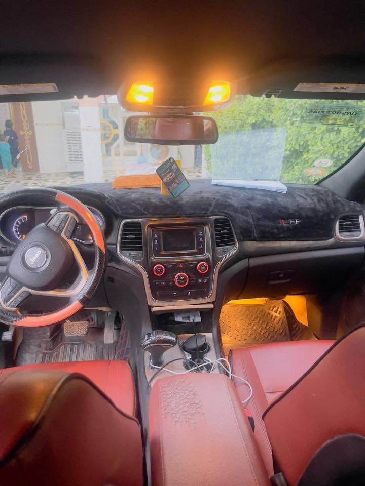 أسلام عليكم جيب 2014بغداد داخلة كلين ظررها هنا داخل العراق 3قطع صبغ السونار موجود وية الصورسيارة جاهزة بصمة كشن كهربائي منظومة زنون سيارة بيه هواية مواصفات مكفولة مكينة وكير وصدر امامي وخلفي جاهزة السعر 165وبيه مجال بسيط ‭0775 916 1263‬العنوان ديالى بعقوبة
