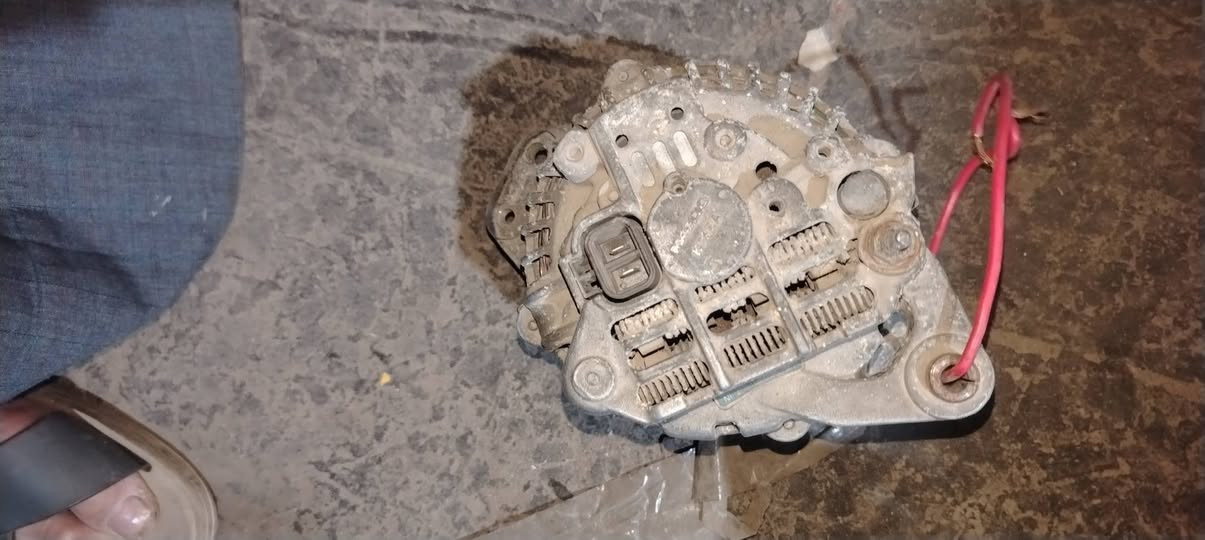 غراض كالوبر وباجيرو اصلي حاويه بغداد مدينة الصدر *********** وتساب موجود خدمة توصيل
