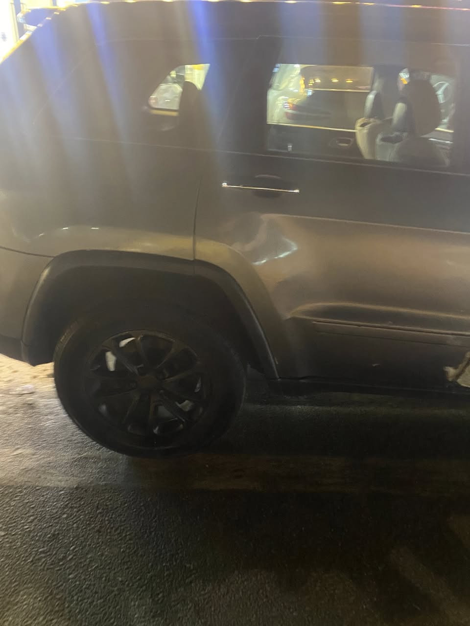 سلام عليكم جيب مديل 2012 بسمي لبيع مروس حسب قناعه تخم تاير جديد صدر خير من الله تدفه تبريد سياره جهزه من كليش بيهه بس لباب واضح بل تصوير ول جاملق سياره مكينه كير خير من الله تصل ***********
