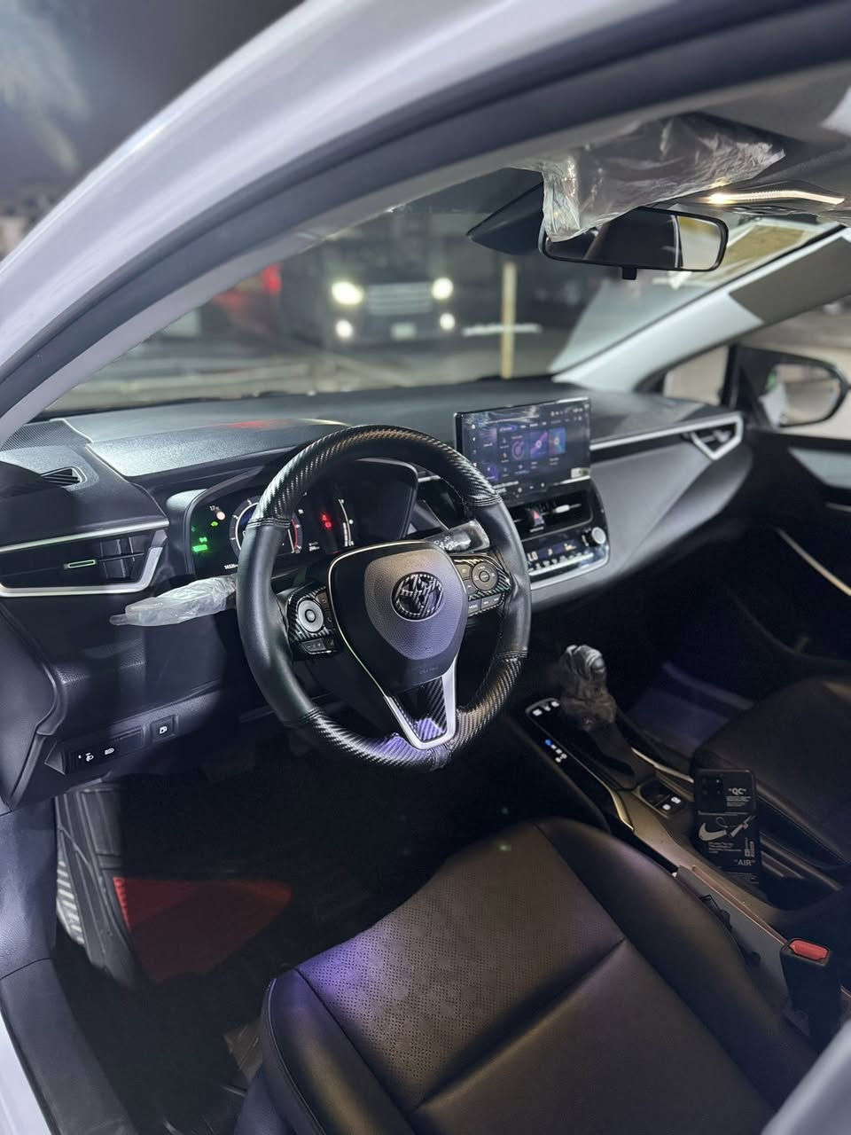 🔹 الموديل: 2024  � للبيع — تويوتا كورلا 2024 هايبرد (صيني) 🤍

🔹 النوع: هايبرد (بنزين هايبرد )  
🔹 اللون: أبيض لؤلؤي  
🔹 الوارد: صيني (كورلا / ليفين)  
🔹 الممشى: (14000)
🔹 القير: أوتوماتيكE-CVT  
🔹 المحرك: 1.8 لتر هايبرد اقتصادي جداً  
🔹 صرفية الوقود: تقريباً 4 لتر / 100كم (China Auto Direct)  

✨ المواصفات:  
✔ شاشة + كاميرا خلفية  
✔ حساسات أمامي وخلفي  
✔ تشغيل بصمة  
✔ نظام تثبيت سرعة  
✔ نظام مانع انزلاق  
✔ ايربكات  
✔ تحكم دركسون  
✔ تبريد وتدفئة  

📌 السيارة نظيفة جداً / (حدد: بدون حادث مكفوله كفاله عامه )  
📌 جاهزة للاستخدام اليومي واقتصادية جداً  

💰 السعر(: 149$) قابل للتفاوض  
📍 الموقع: (بغداد )  

📞 للتواصل: (***********)
