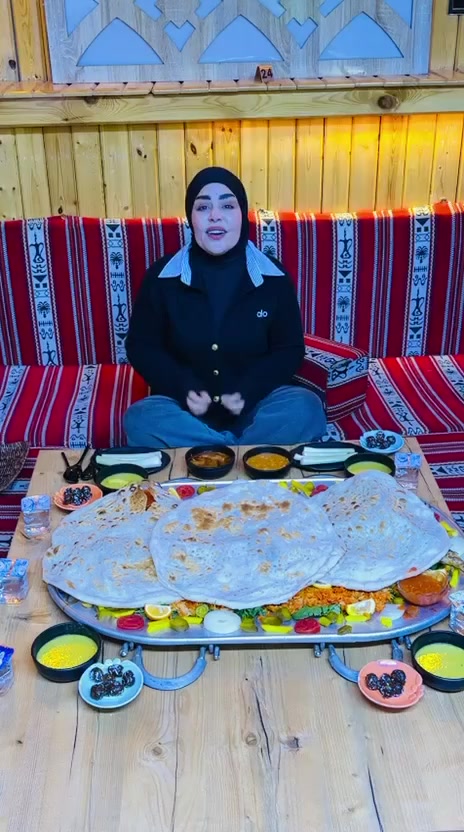 اهلا وسهلا رمضان كريم عليكم زبائننا الكرام بمطعمكم مطعم ديوان المدائن رجعنا بعرض منسف جديد  منسف 4 فروجات على تمن  اهلا وسهلا  وتشرفونا تقبل الله صيامكم .. العنوان المدائن الجعاره قرب جسر العبور مقابل مدرسة بلال الحبشي
يوجد خدمه توصيل 
للتواصل والحجز ***********
