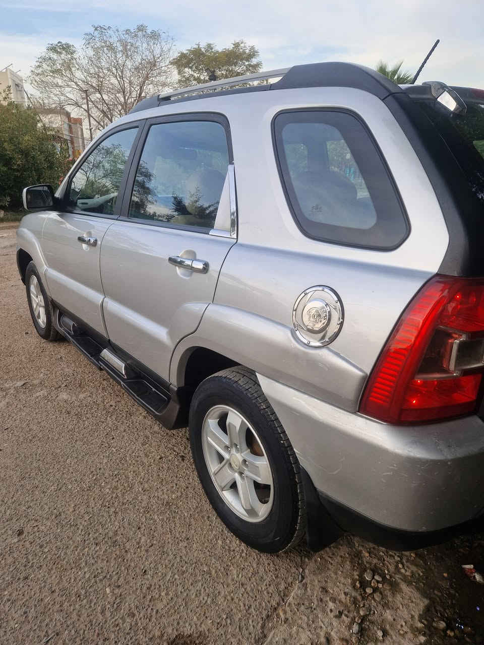 سبورتج 2009
بسعر مناسب
بلاديه على ايد وحده
خليجي مو كوري
داخل بيج مو اسود
مكفوله من الدعاميه للدعاميه
بدون صبغ
اكو شخوط نعم 
محرك بلاد
نظيفه جدا جدا
الداخل اخو الجديد
فحص وهزه وسنويه باسمي وكله جديد
ماشيه ١٦٥ كلش زين نسبه لموديلها
اتدك جرس يعني مشي حقيقي
محرك ناعم
صدر ممتاز
كهربائيات شغاله
شاديله شاشه وكامره
السعر 122 
العنوان بغداد الكرخ
***********
***********
