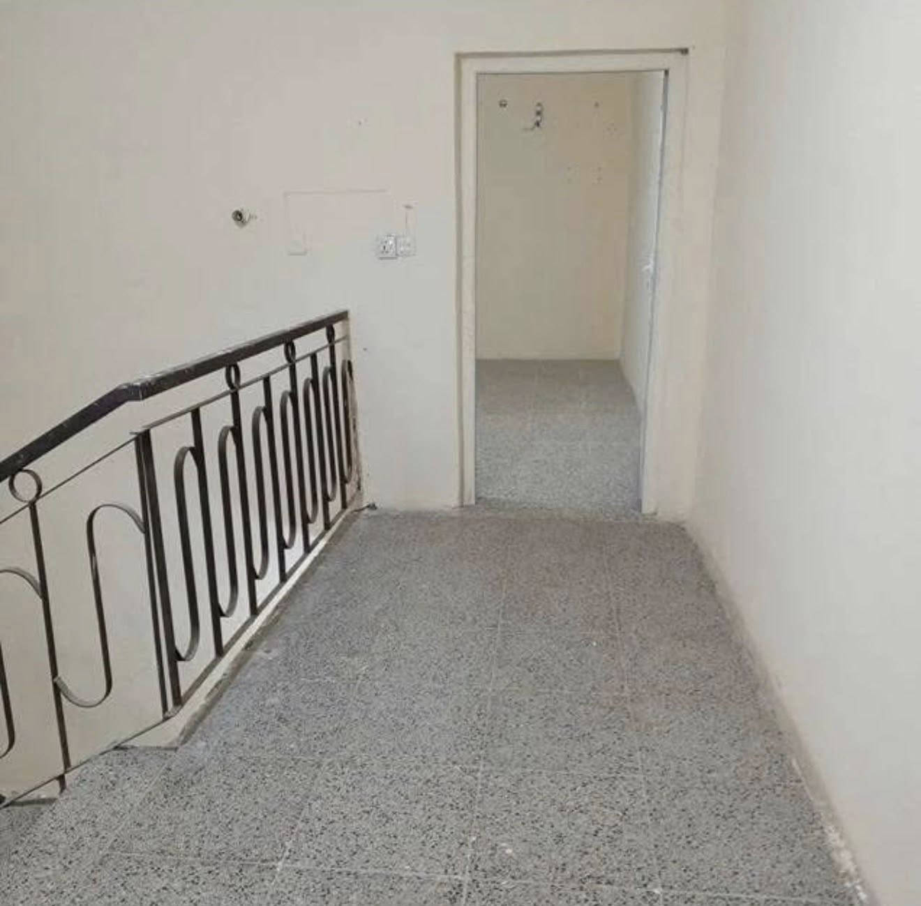 🧱 #داراللـــبــيــع مــســاحــتــه 100م طابو صرف

ـــــــــــــــــــ

#المــــوقـــــع // حي المحاربين مقابيل مدرسة الجواهري

_________________

#االمساحــــــة // 100م

___________________

🔻 المحتويــــــات //

#الطابــــــــــــــق الأرضـــــــــي //

غـــــــرفــه واستقبــــال   ومطـــــــبخ وهـــول ومجـمــــــــع صحـــــــــــيات

#الطابــــــــــــــق الثانــــــــــــي//

غـــرفــــــه كـــلــــــدور

🔻الــــســعــــر/خــاص

___________________

#لـلأســتفــار أكثـر الاتـصـال //***********

📱***********

ق______________________

🔷 لمــــــن يــــــرغب فــــــي عــــــرض عقاره طابــــــو صــــــرف او زراعــــــي او تجــــــاري يرجــــــى مراســــــلتنا 🔷
