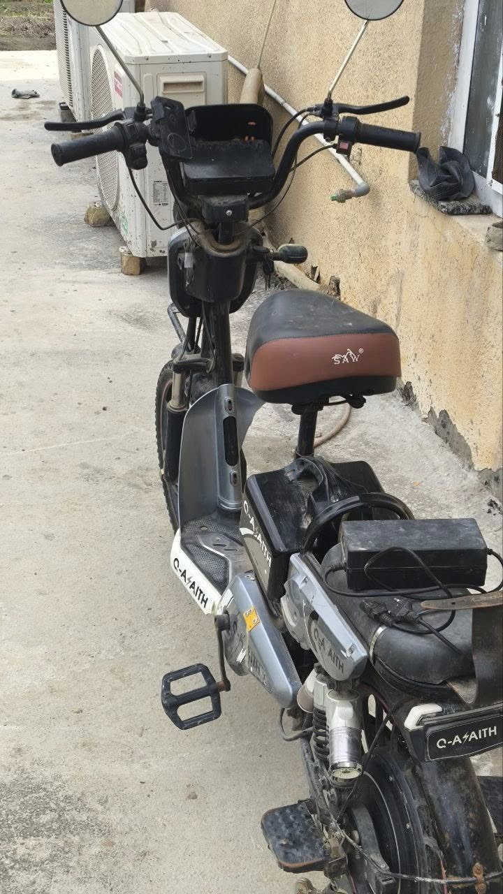 باسكل شحن
موديل ٢٠٢٣
لون رصاصي 
شاحن اصلي
كلشي مامبدل بي
نضيف كلش
استعمال قليل 
السعر ٢٥٠ وبي مجال للطيبين

للتواصل. ***********.
