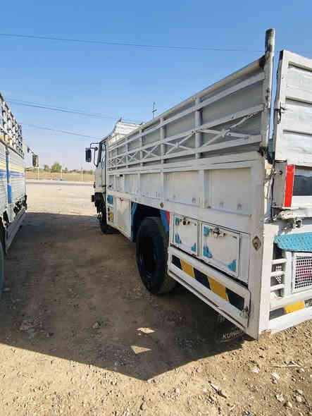 سلام عليكم للبيع هينو جيش شعبي 
محرك كير اكسل شرط  تخم تاير جديد دشبرل جديد دعاميه جديده كهربائيات شغاله  السعر 50 بي مجال // *********** مكاني صلاح الدين
