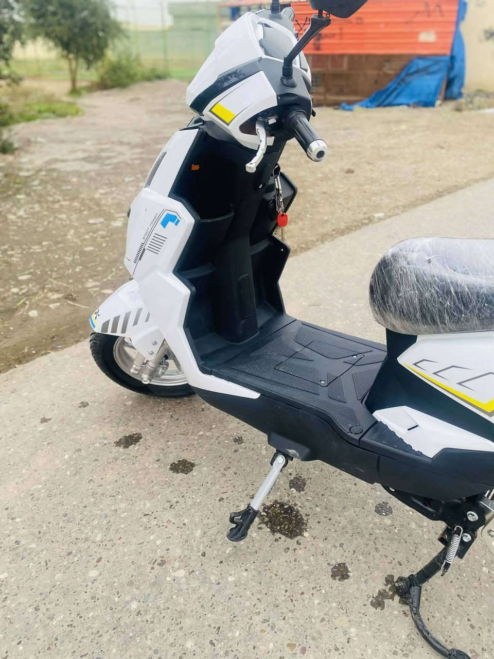 سلام عليكم دراجه شحن لل بيع  2025 النضافه كدامك السعر خاص ***********
