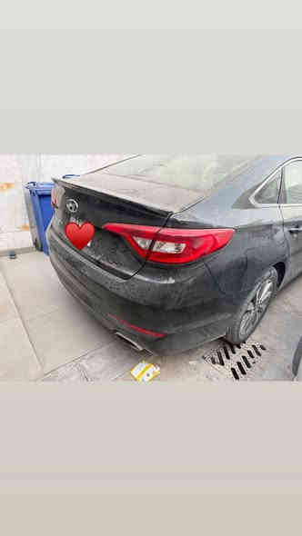 السلام عليكم 
سوناتا 2016 وارد امريكي 
ماشية ٧٥ مايل 
حادثة بابين جهة السائق 
السونار بالمنشور 
رقم بغداد ب اسمي 
السعر ١٢٥ بيه مجال 
العنوان بغداد الكرادة ***********
اتصال او واتساب فقط
