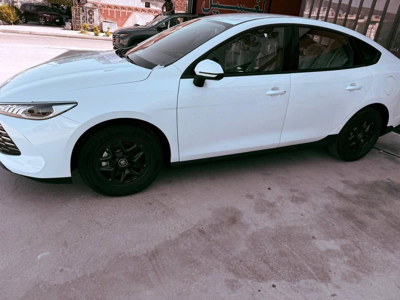 للبيع BYD كن بلص 2025 مرقم بغداد

سياره مال بيت زيرو ،ماشيه بس 1000 كم 

كفاله عامه من الصبغ والشخط سونار وياها

مواصفات كامرا خلفيه ورادار خلفي ،داخل

 جلد زيتوني شاشه وبصمه وكارت تشغيل وصندوق ريمونت وتشغيل عن بعد ،كير طيارة ،هاند بريك كهربائي ومواصفات هواي

 شاحن اصلي، منفاخ فوم، ماسحات ، بدله طوارئ ومثلث وهوك ،(كير ومحرك وتبريد وحداديه مكفوله سونار)

السعر  18مليون و 800
 اتصال واتساب  ***********
