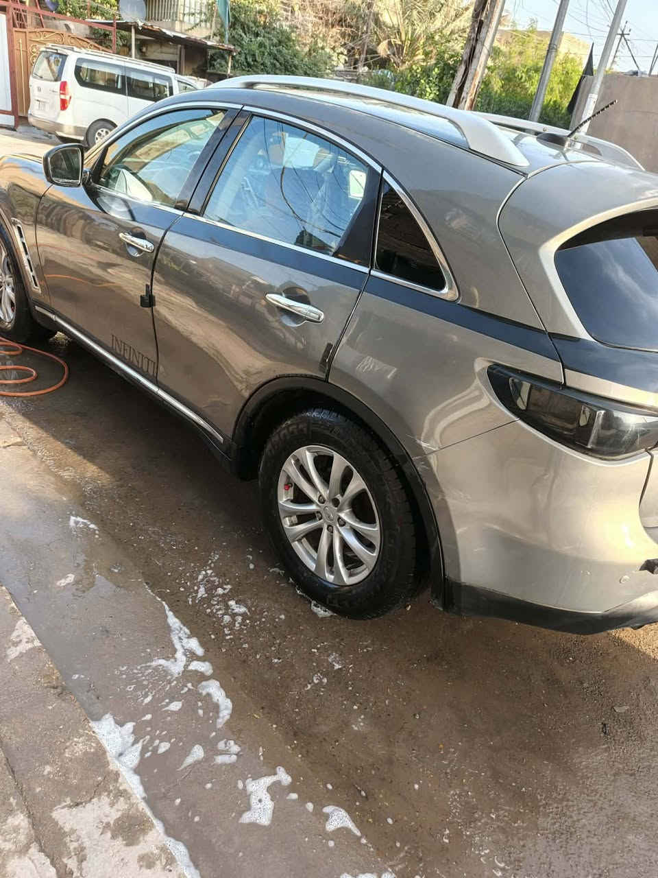 من رخصت الادمن السلام عليكم انفنتي fx35  بدون غرق السيارة موديل2011 تبريد شغال فول مواصفات
تخم تايرات جديده  صدرامامي خلفي السياره بصمه مكينه 6 سلندر مكينه 3500 منظومه لايتات زنون السياره ماشيه 100 الف كيلو متر
الكشن مدوشم جديد السيارة مابيها نقص كامله من كل النواحي مكان السيارة بغداد 
رقم بغداد باسمي السعر 120$  بيه مجال حك الجيه 
‏‪***********‬‏
