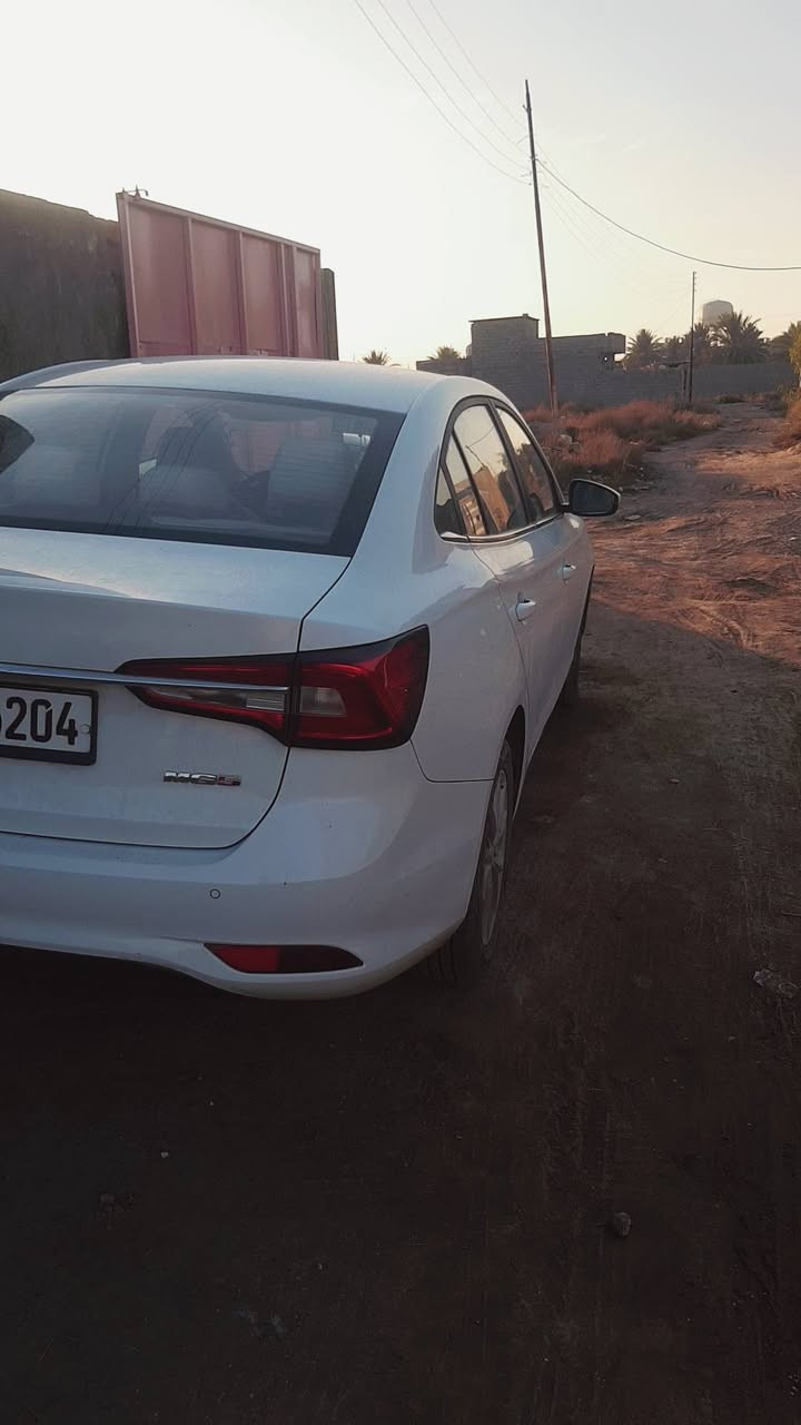 السلام عليكم mg5 ٢٠٢٤ ماشيه ٤٨ مكفوله من كلشي عدا طخه خفيفه بالمازده وشخوط بالباب الخلفي الباقي مكفول لا صبغ ولا ضربه بسمي السياره *********** مكان التاجي
