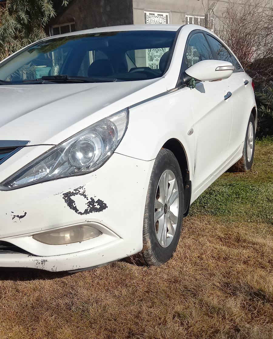 السلام عليكم 
سيارة سوناتا وارد كوري ٢٠١٢
مكفول عدا هلا لات بيهن صبغ والباب الأيمن الخلفي بية صبغ
بدون حادث
محرك +كير جدد
منظومة تبريد جديده 
صدر أمامي خلفي جديد 
تخم تاير وي السبير جدد
رقم بغداد 
١١٠بية مجال 
الاستفسار الاتصال على الرقم ***********
واسط/ الزبيدية
