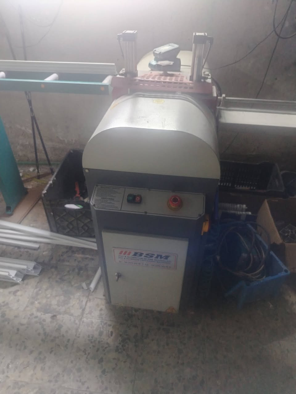 معمل المنيوم و pvc كامل للبيع للاستفسار الاتصال على الرقم ***********
