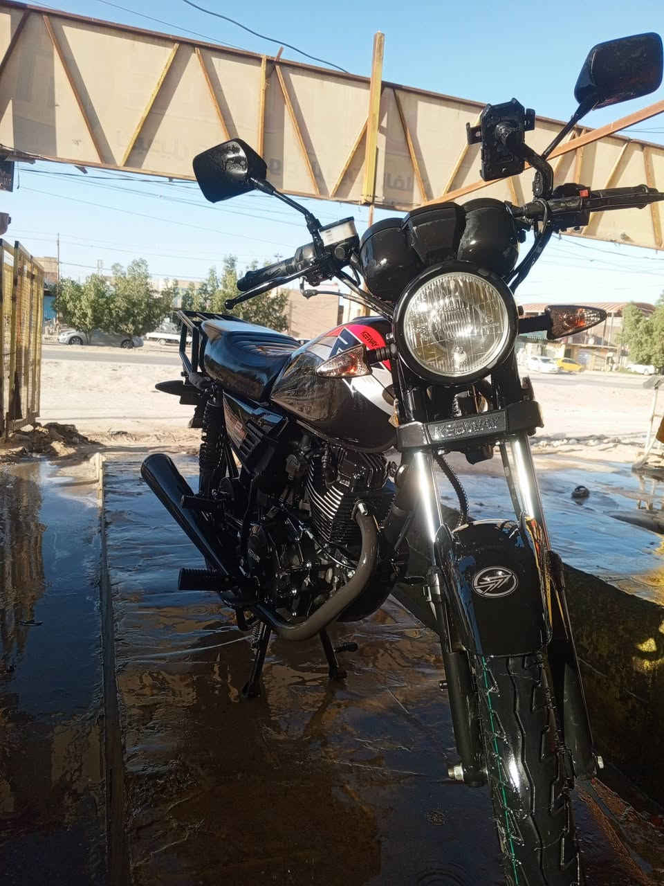 Rk
للبيع محرك 125 دراجة صارلي شهر من طلعتها من الشركة رقم اربيل دراجه جديده السعر 
1800 وبيها مجال 
رقم الهاتف ***********
