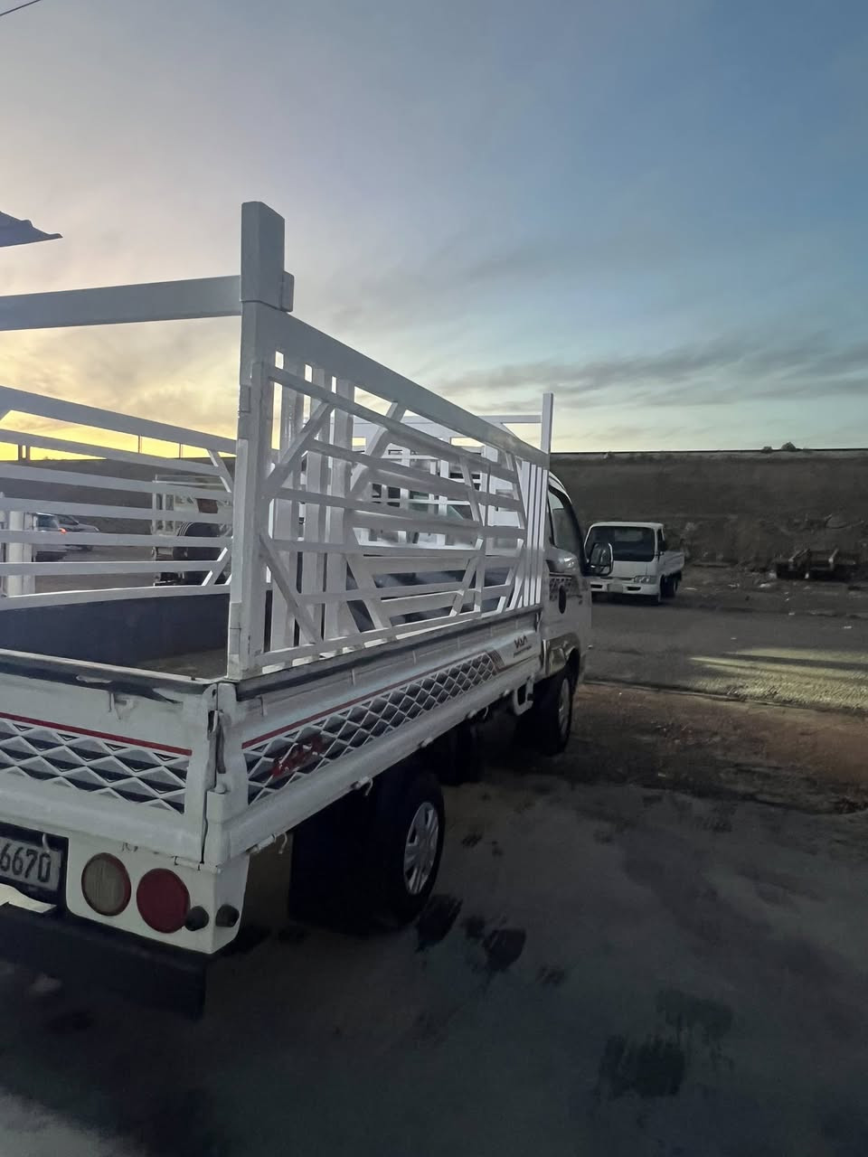 سلام عليكم كيا للبيع موديل 2012 ***********
لاصبغ لا ضربه حيل نضيف رقم إنكليزي 
كير مكينه شاصي شرط سنويه لحد ٢٠٢٧ 
بيها حصه كاز سياره مشالله سياره جاهز 
العنوان كركوك رقم هاتف ***********
