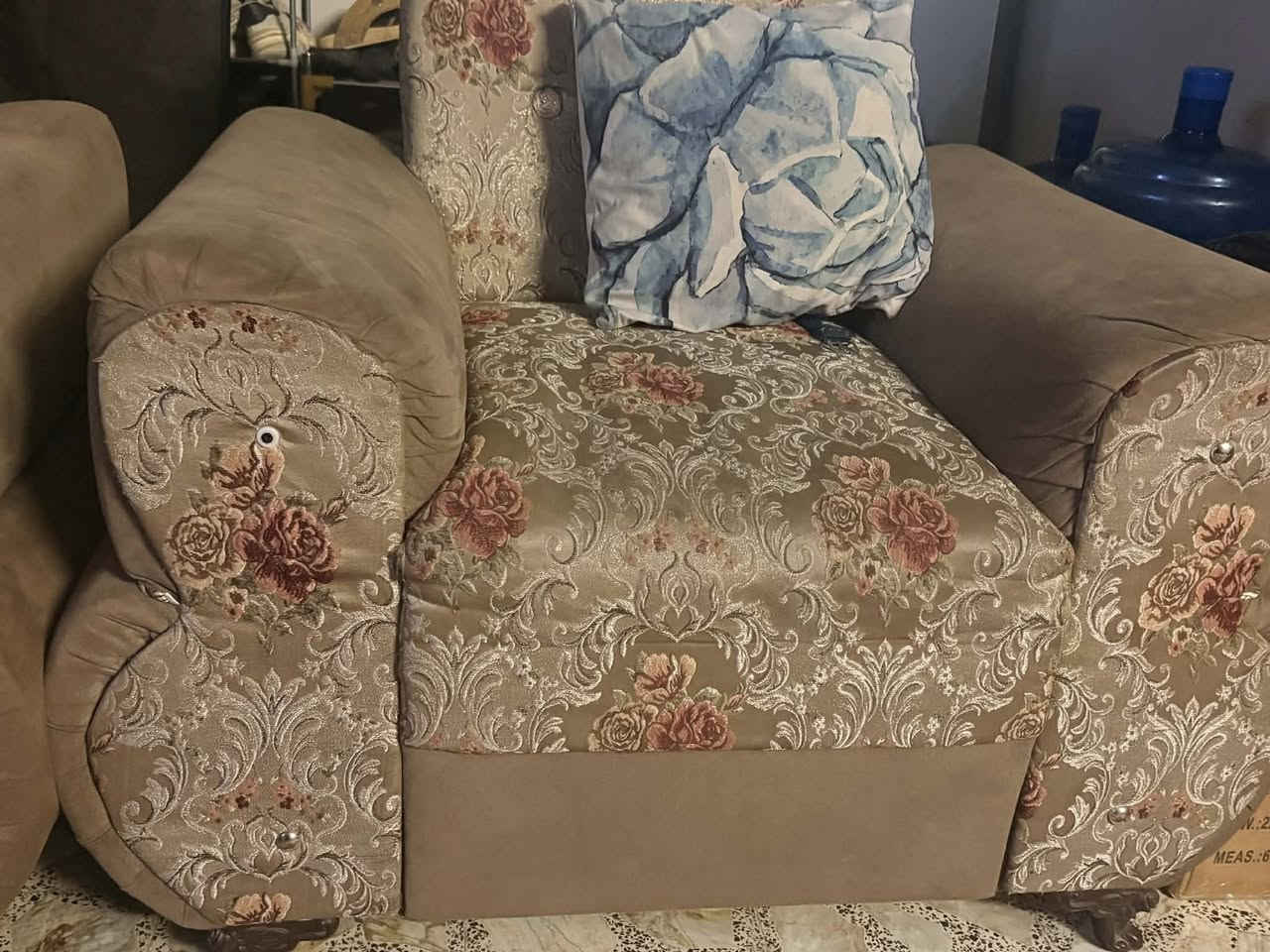 للبيع تخم 10 مقاعد ب 100 نهايته عنوان الشعب ***********
