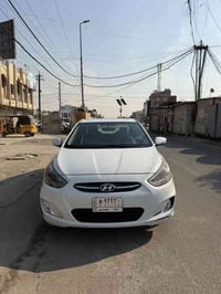 اكسنت خليجي موديل ٢٠١٨ لون ابيض السيارة فول فتحة وتحكمات ماشية ٦٣ الف ...