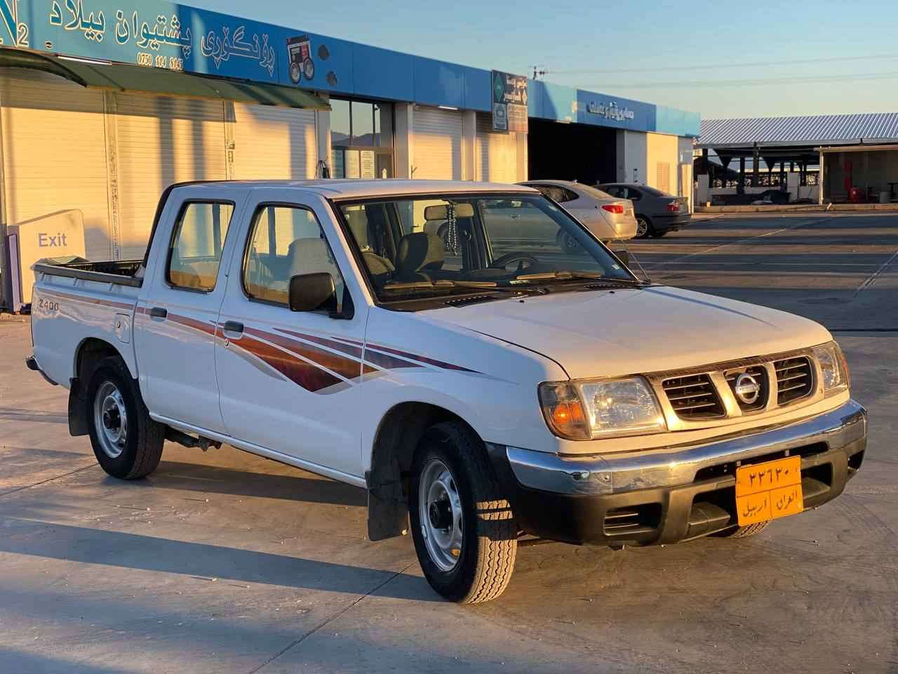 نیسان دەبڵ 2003
رەقم هەولێر 
تەبرید لەسەر سویچ
گێر و مەکینە بەشەرت 
بۆنیت و چەمەرەیەکی پارچە رەشە 
هەرچوار جام جام کارەبای
زۆر خاوێن ماوەتەوە لە 2011 وەلای خۆمە 
بۆ نرخ نامە بنێرن یان تێل بۆ ئەم ژمارەیە بکەن 
***********
ناونیشان چوارقورنە رانية, السليمانية
