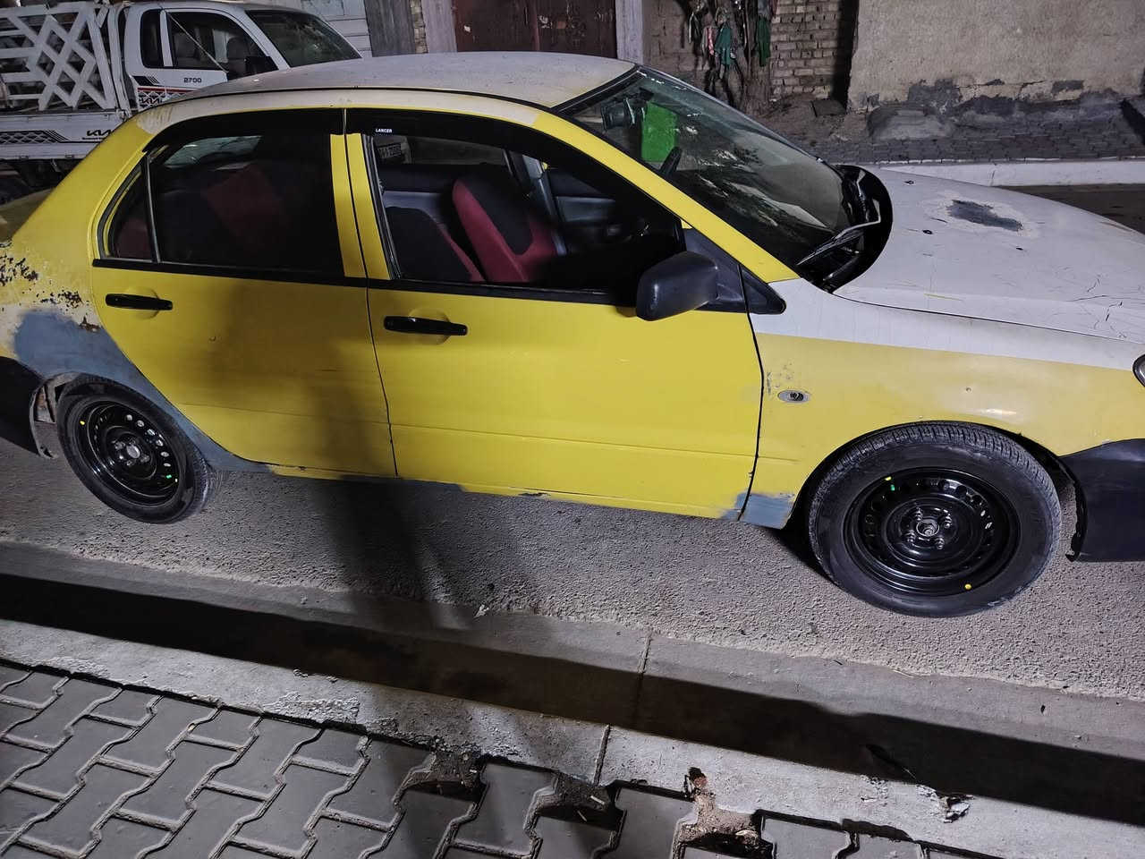 لانسر 2010كير عادي مسمكره قبل فتره ومبين كشرهه بصور سعر 65 وبيهه مجال ***********
