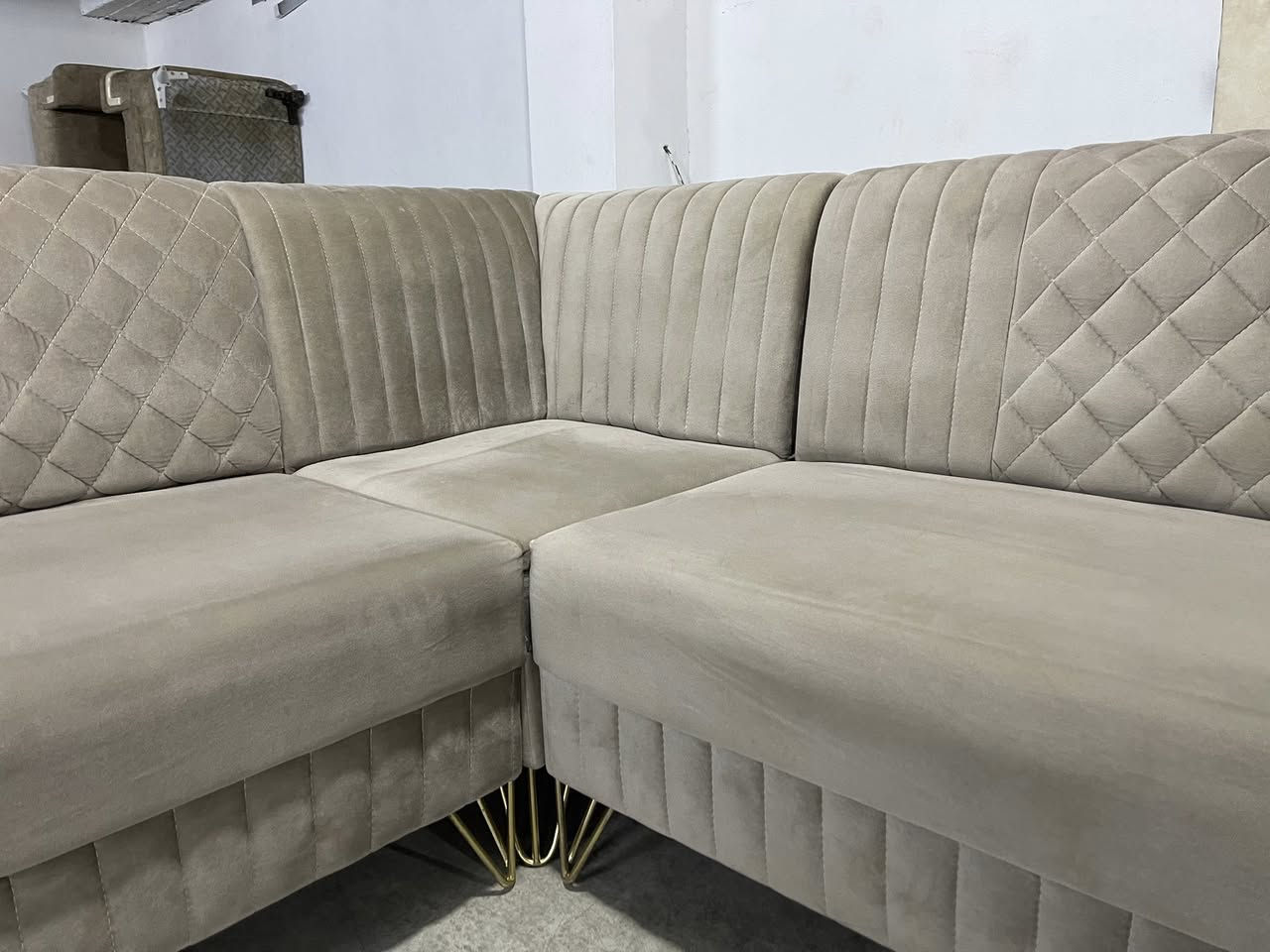 ئەم قەنەفە Lبۆفرۆشتن 
دەسکردە بێعەیبە 
دیزاینی کۆمپیوتەرییە
10نەفەرە 
ژ.م***********
