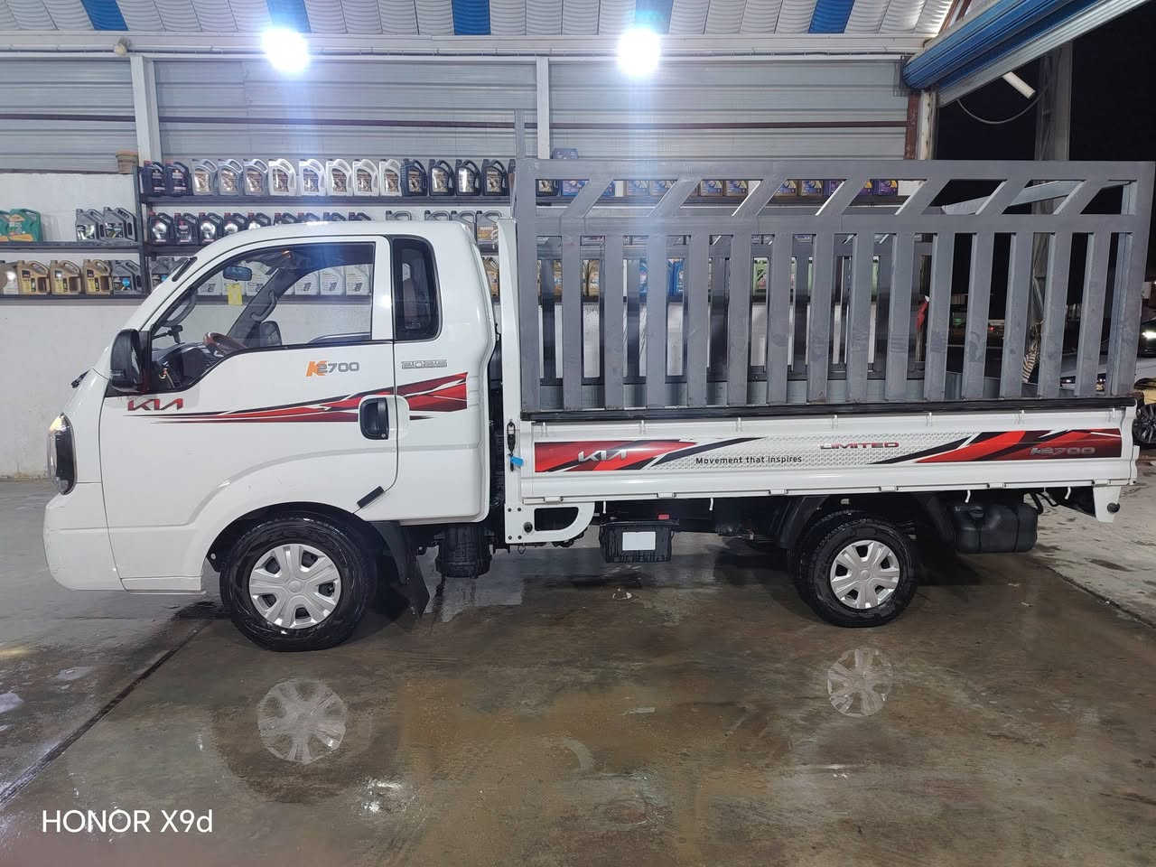 السلام عليكم كيا للبيع 2025 ماشية 98 الف بيه طخه زغيره بدواسه سياره مكفولة سنوية باسمي تحويل مباشر ضريبة مال 26 مدفوعة وكامله هزه مال 26 كامله وياه درع الامامي والخلفي مكان سيارة #الناصرية مركز سعره 160 وبية مجال
*********** واتساب
