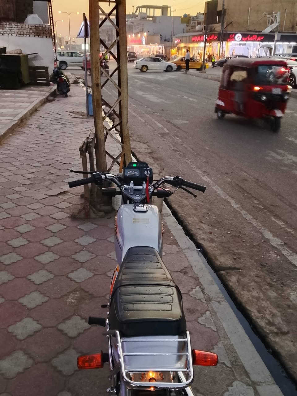سلام عليكم دراجة شبيهت المزت موديل2025 مكينة 100cc دراجة زيرة العنوان ديالى بعقوبه السعر 750 وبيه مجال قليل الاتصال ع***********
