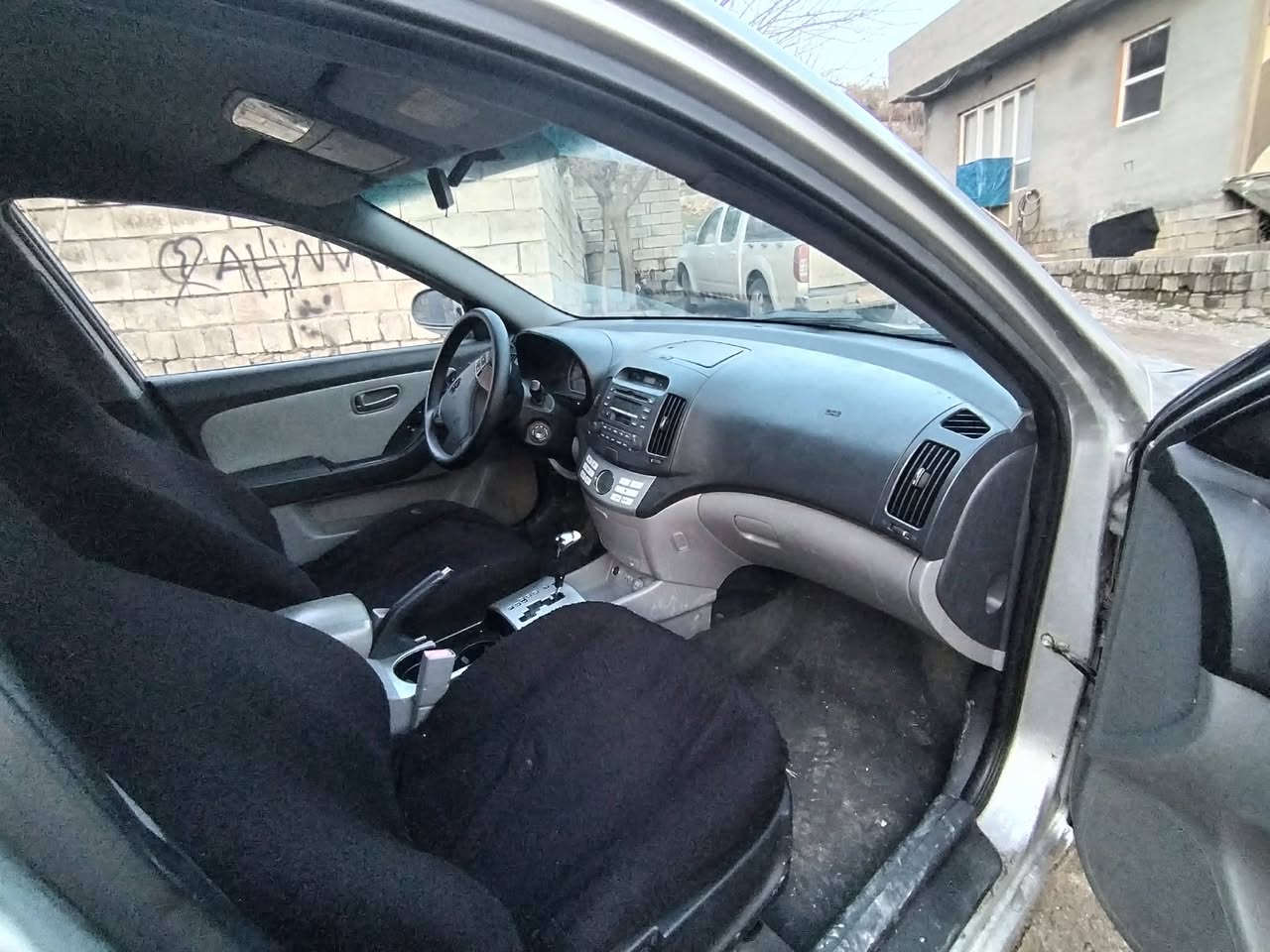 بەناوی خوای گەورەو میهرەبان 
هۆندا ئاڤانتی 2007 بڕاوە بڕاوە گێڕ و مەکینەبەشەرت دەحم و لێدران بەشەرت خایس و ڕزیوی نیە سەقفی بێ بۆیاغ سەقفی وەک شوشە چوار تایەو ویلی لۆک مواسەفات 
تەبرید لەمس 
ئاوێنە شەفت و کارەبا
کوشن جڵد و هیتەر 
سوکان ڤۆلیۆم 
لایت ڕەش 
سەیارەکی بێمەسرەف سعر 48 گەڵاو معامەلە ژ.م *********** واتساپ و ڤایبەری لەسەرە
شوێن دەوروبەری ڕانیە
